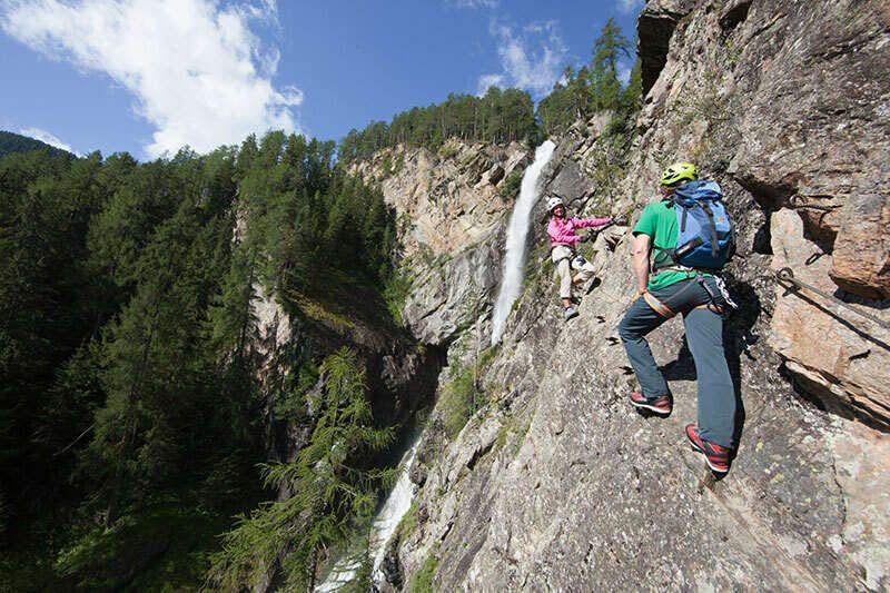 Klettern am Lehner Wasserfall im Ötztal